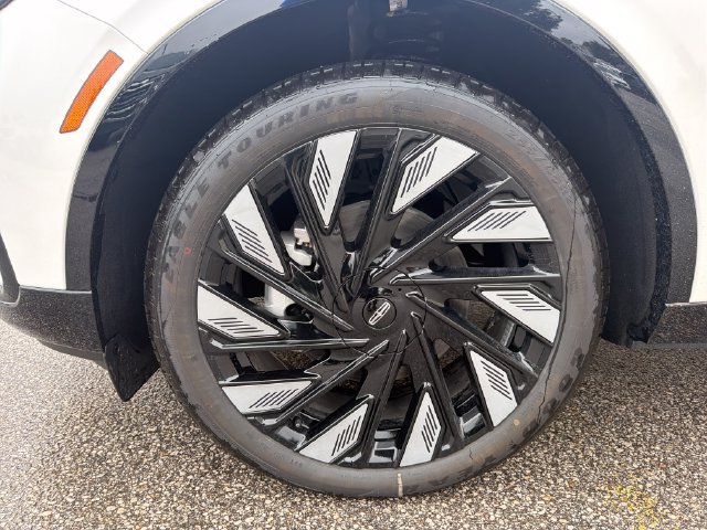 New 2026 Lincoln Nautilus Reserve AWD/4WD image 13