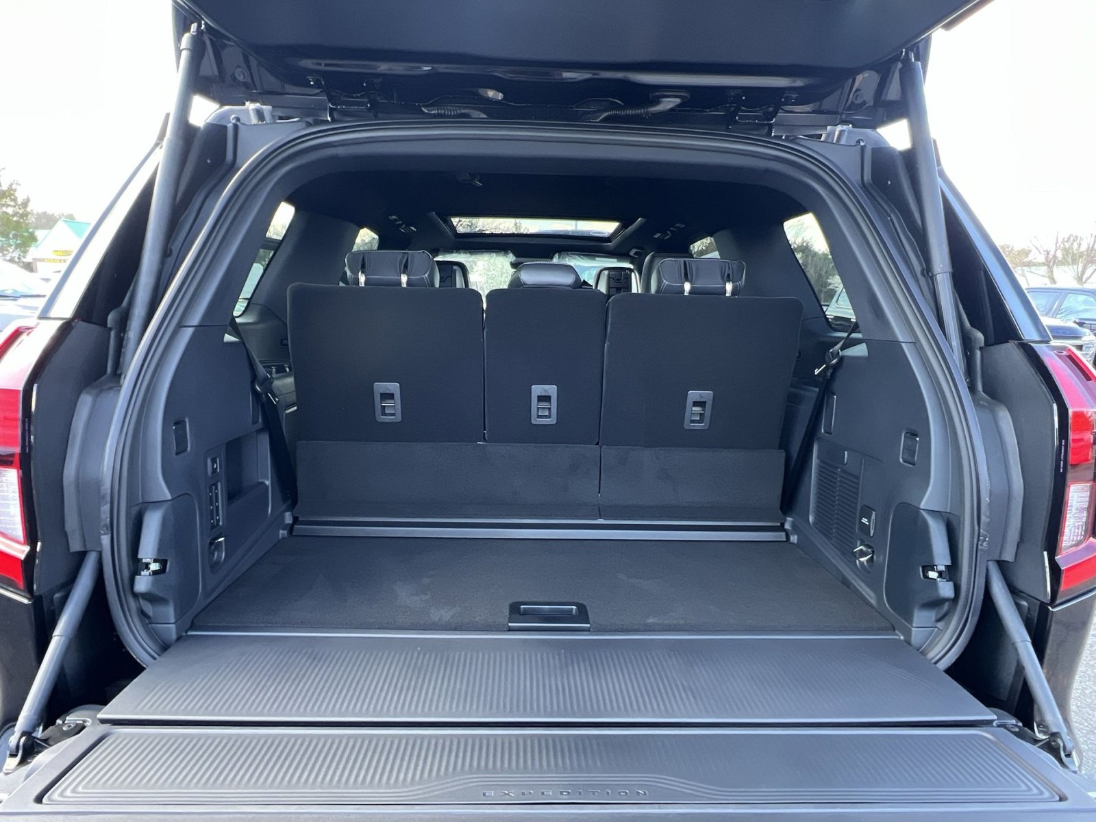 New 2026 Ford Expedition Platinum image 27