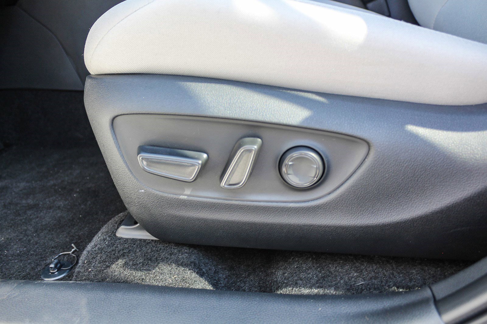 New 2025 Toyota RAV4 XLE image 22