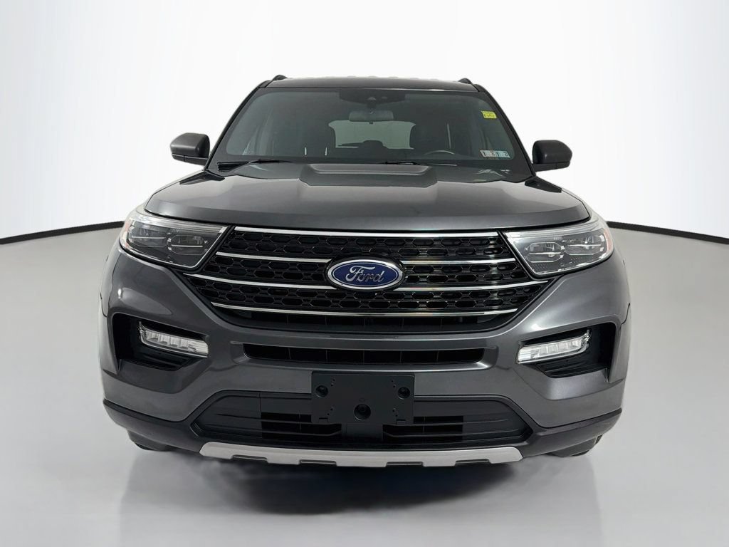 Used 2020 Ford Explorer XLT w/ Equipment Group 202A AWD/4WD image 2