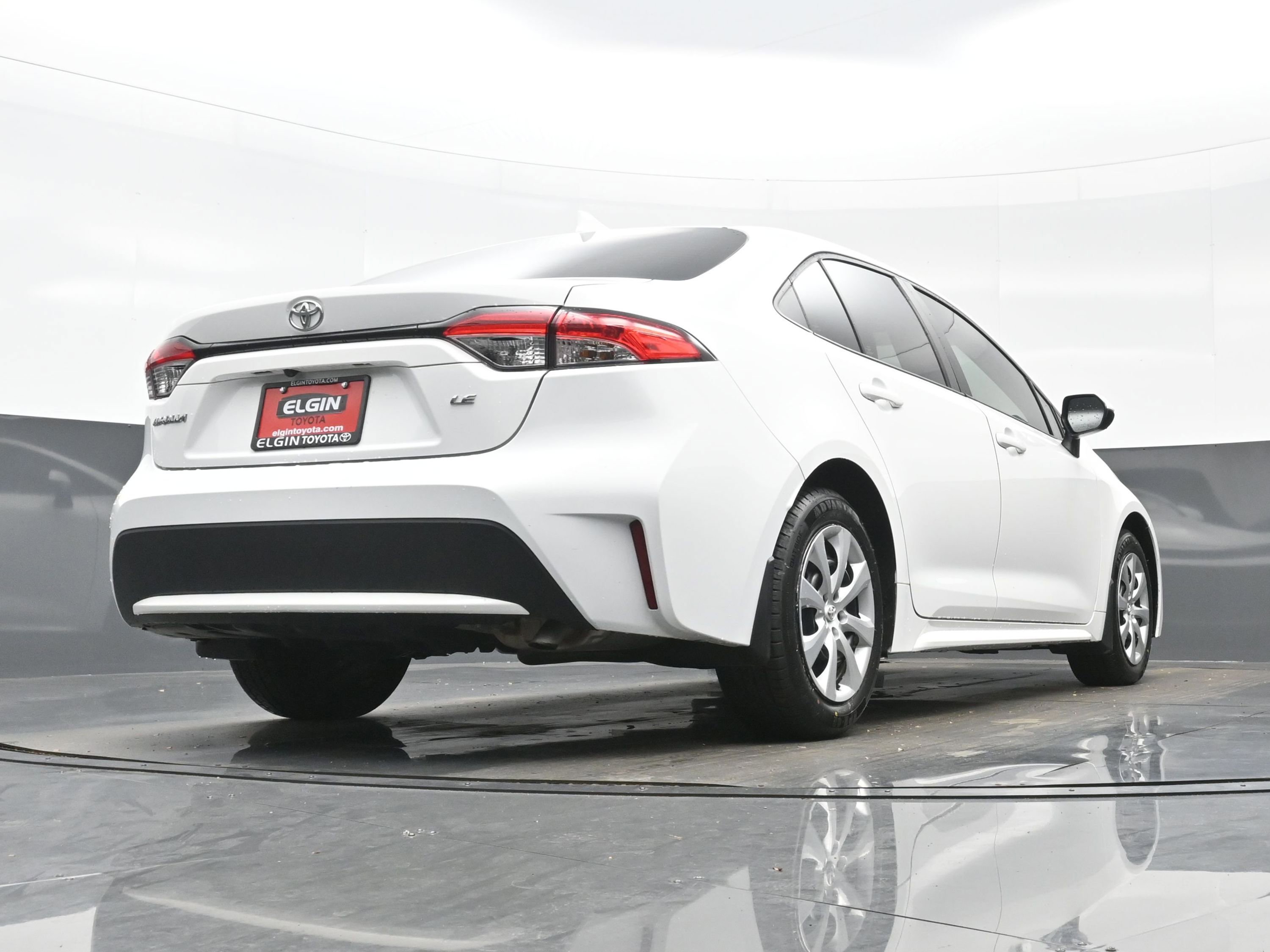 Used 2022 Toyota Corolla LE image 28