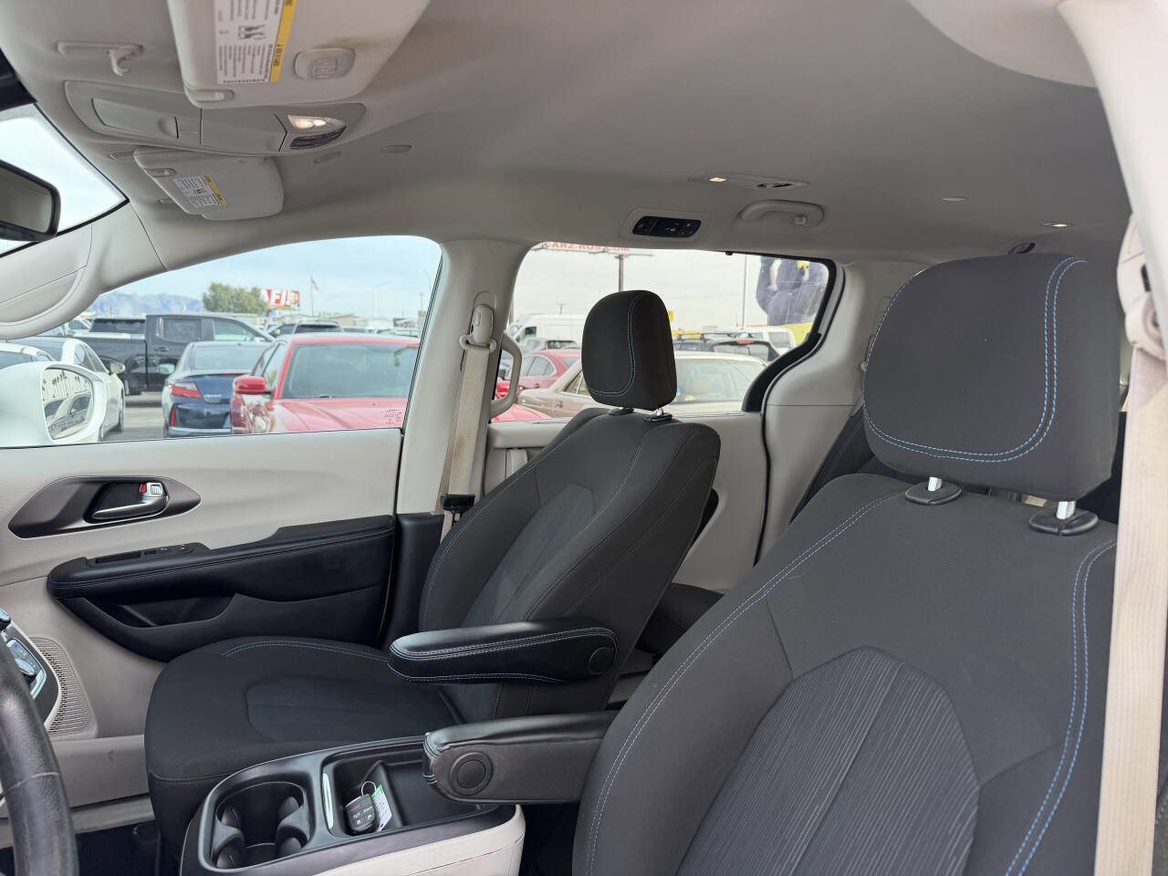 Used 2021 Chrysler Pacifica Touring image 23