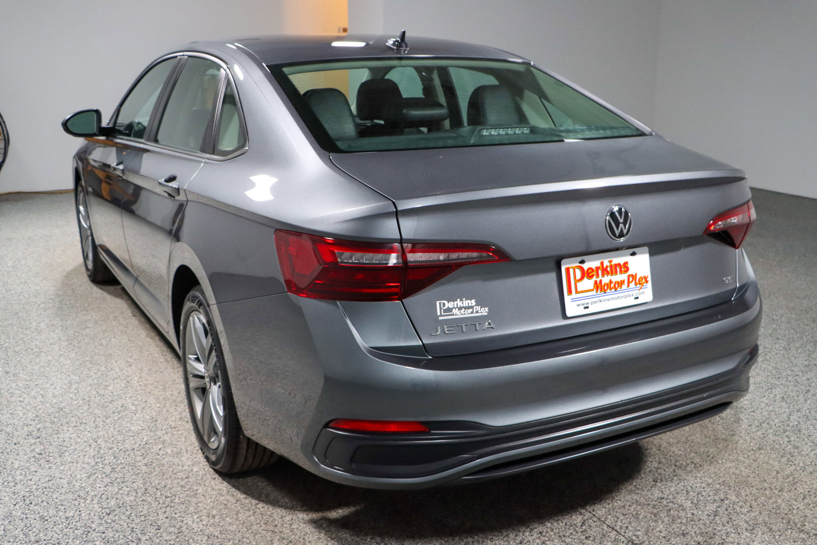 Used 2024 Volkswagen Jetta SE image 9