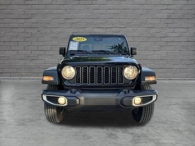 Certified 2025 Jeep Gladiator Sport AWD/4WD image 2