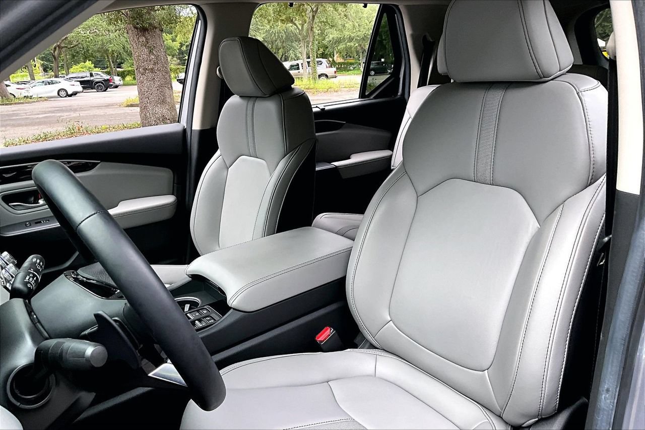 Used 2025 Honda Pilot Touring image 18