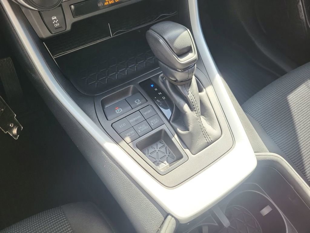 Used 2023 Toyota RAV4 LE image 22