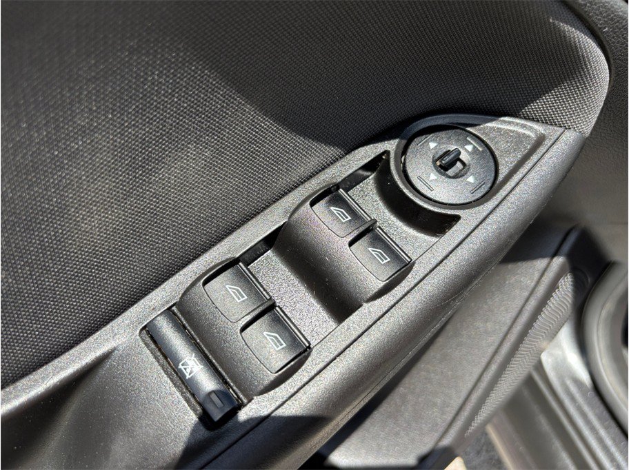 Used 2017 Ford Focus SE FWD image 16