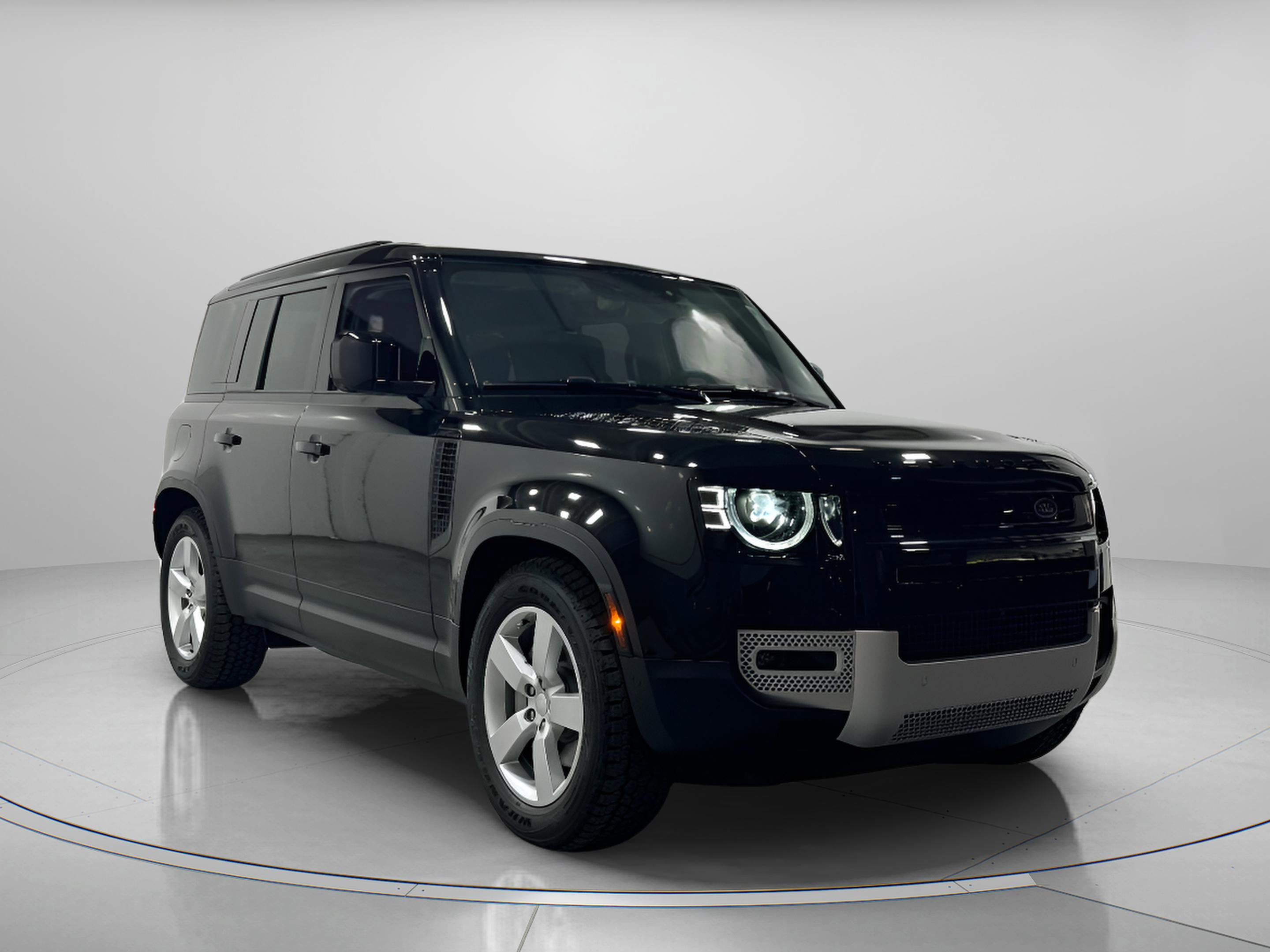 Used 2025 Land Rover Defender 110 S image 6