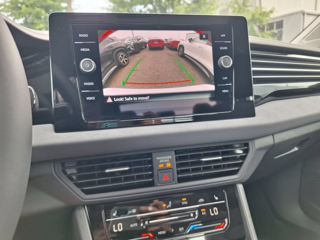 New 2026 Volkswagen Jetta SE FWD image 10