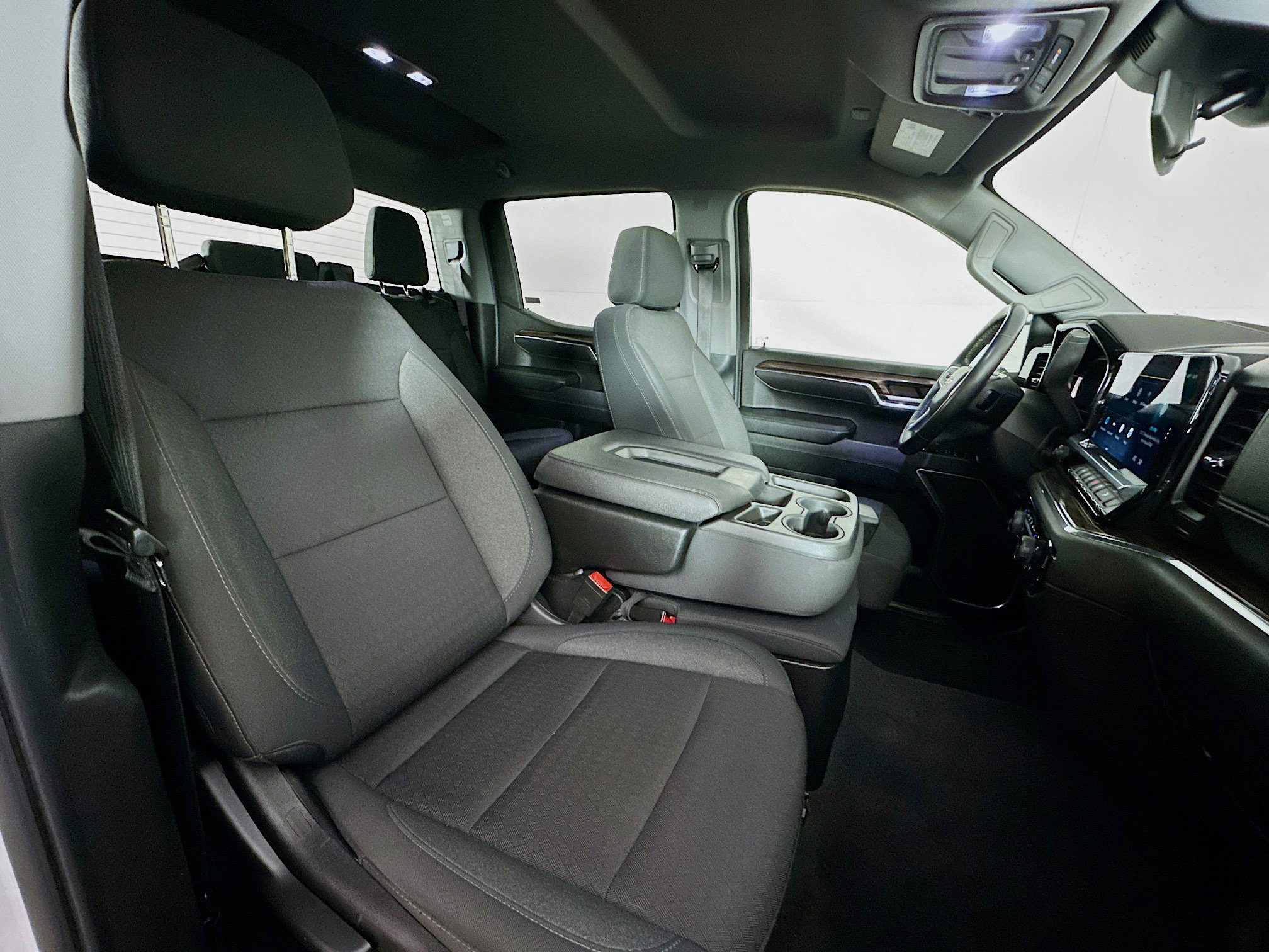 Used 2024 Chevrolet Silverado 1500 LT image 28