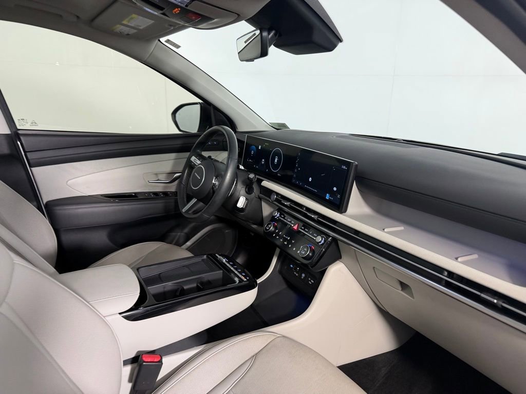 Used 2025 Hyundai Tucson Limited FWD image 34