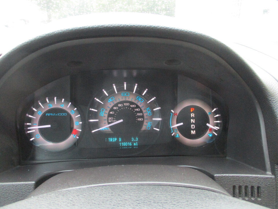 Used 2010 Mercury Milan Premier AWD/4WD image 31