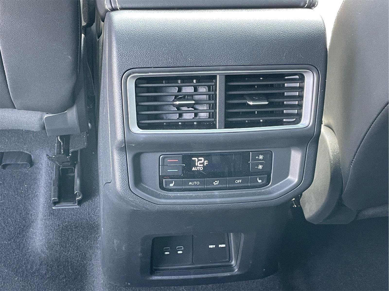 Used 2024 Volkswagen Atlas SEL Premium R-Line image 18