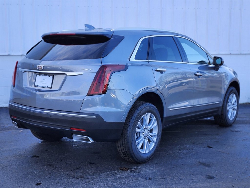New 2026 Cadillac XT5 Luxury image 3