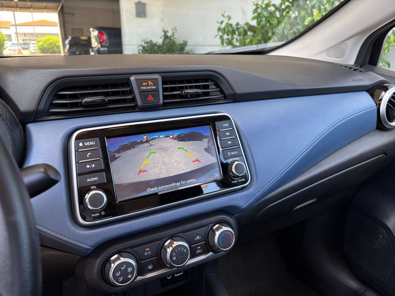Used 2025 Nissan Versa SV FWD image 23