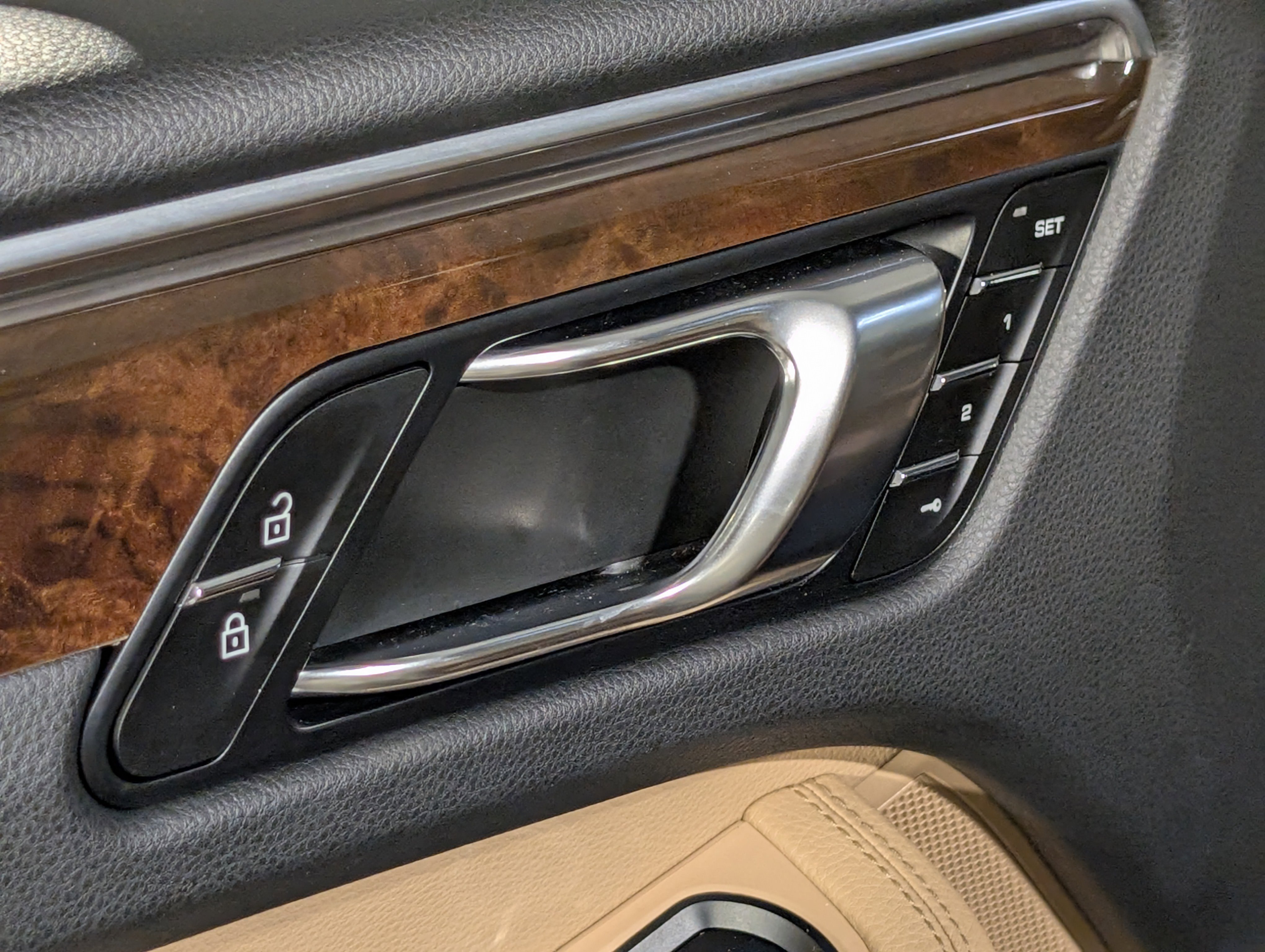 Certified 2022 Porsche Macan image 19