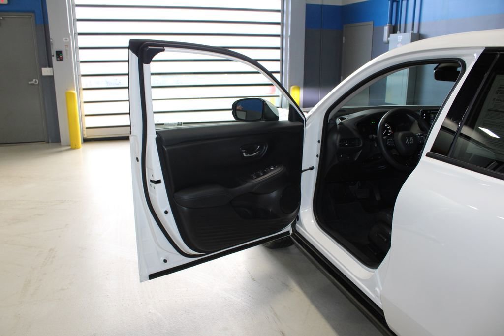 Certified 2025 Honda HR-V EX-L image 7