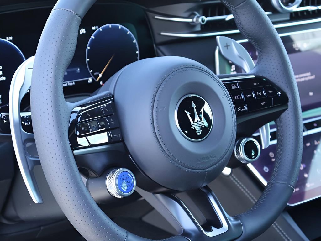Used 2025 Maserati Grecale Modena image 20