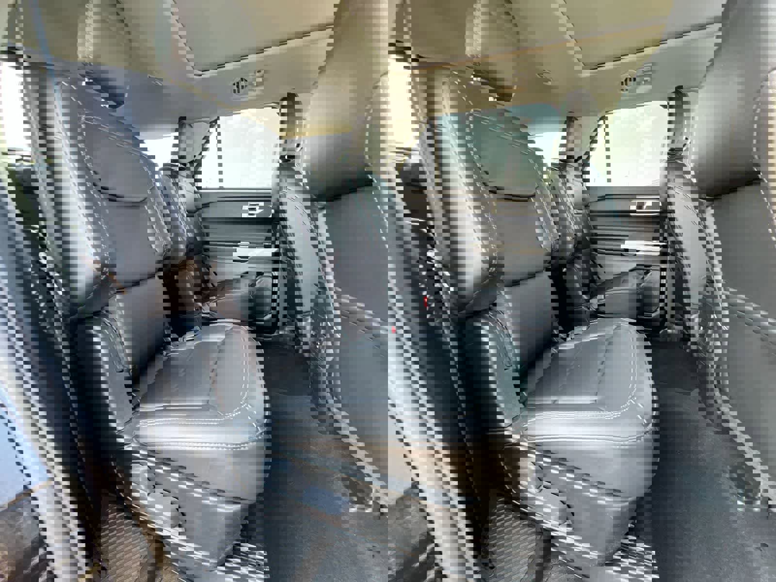 Used 2024 Ford Explorer XLT w/ Equipment Group 202A AWD/4WD image 20