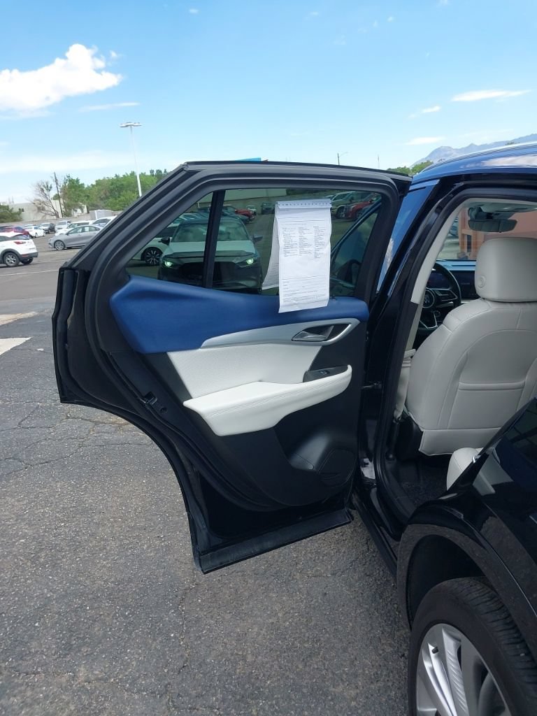 Used 2025 Buick Envision Avenir AWD/4WD image 10