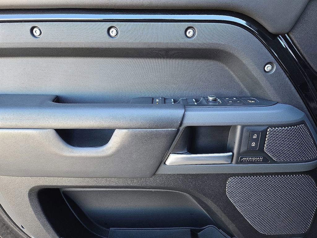 Used 2023 Land Rover Defender 110 X image 21