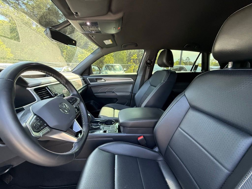Certified 2023 Volkswagen Atlas Cross Sport SE w/ Black Wheel Package image 19