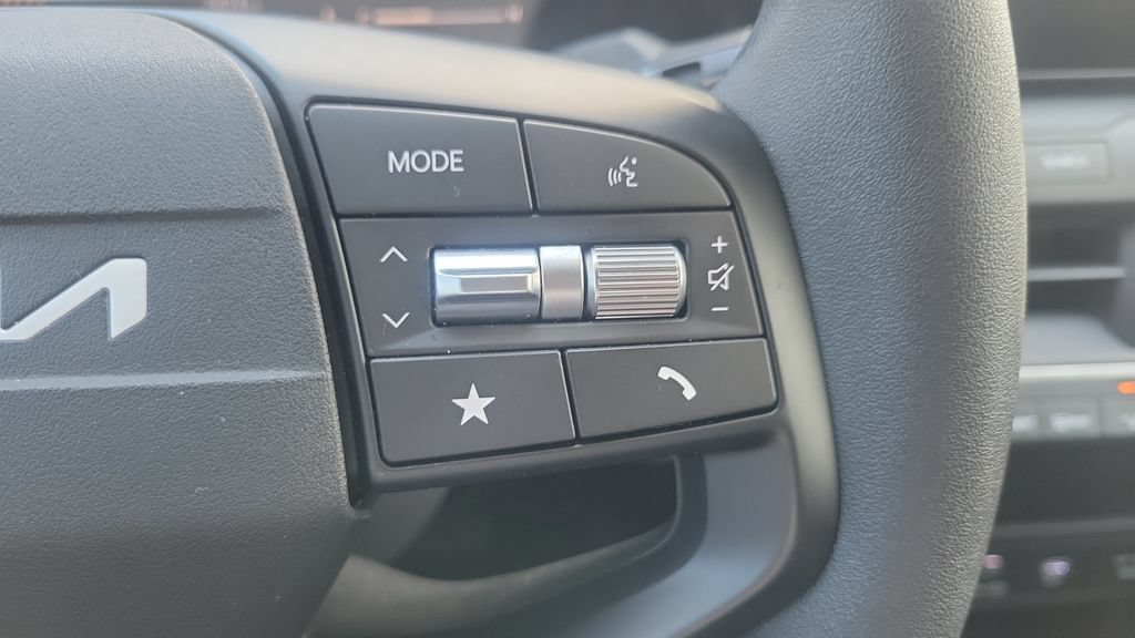 Used 2025 Kia K4 FWD image 20