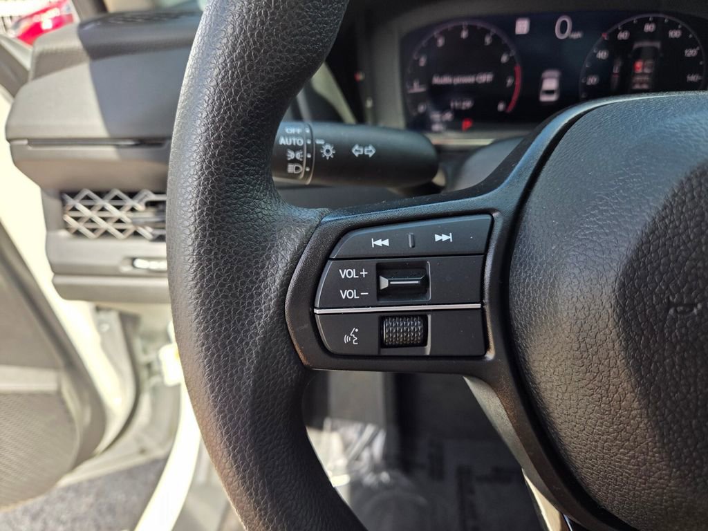 Used 2025 Honda Accord LX image 27