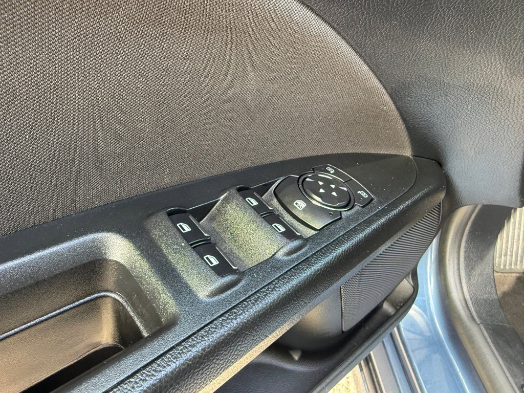 Used 2018 Ford Fusion SE FWD image 19