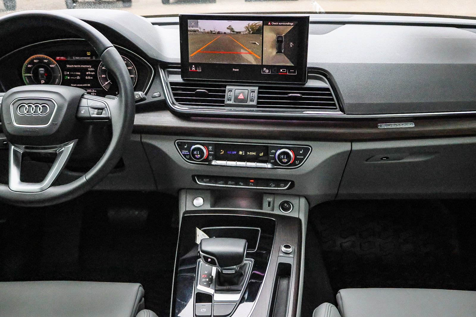 Used 2022 Audi Q5 e Prestige w/ Prestige Package image 24