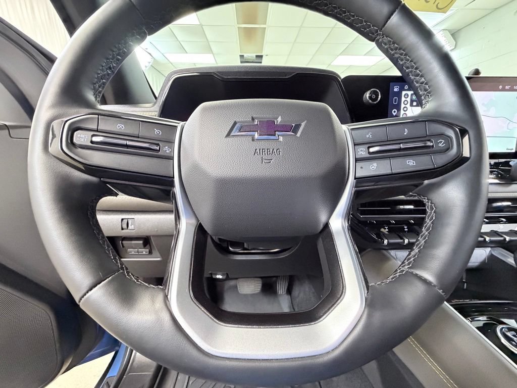 Used 2025 Chevrolet Colorado ZR2 w/ Technology Package AWD/4WD image 45