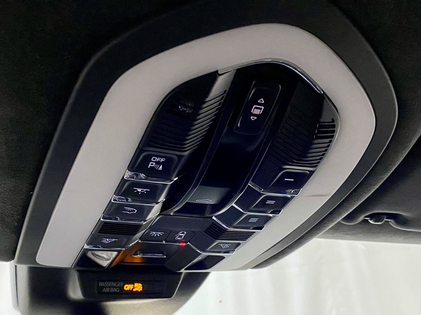 Used 2015 Porsche Macan Turbo AWD/4WD image 40