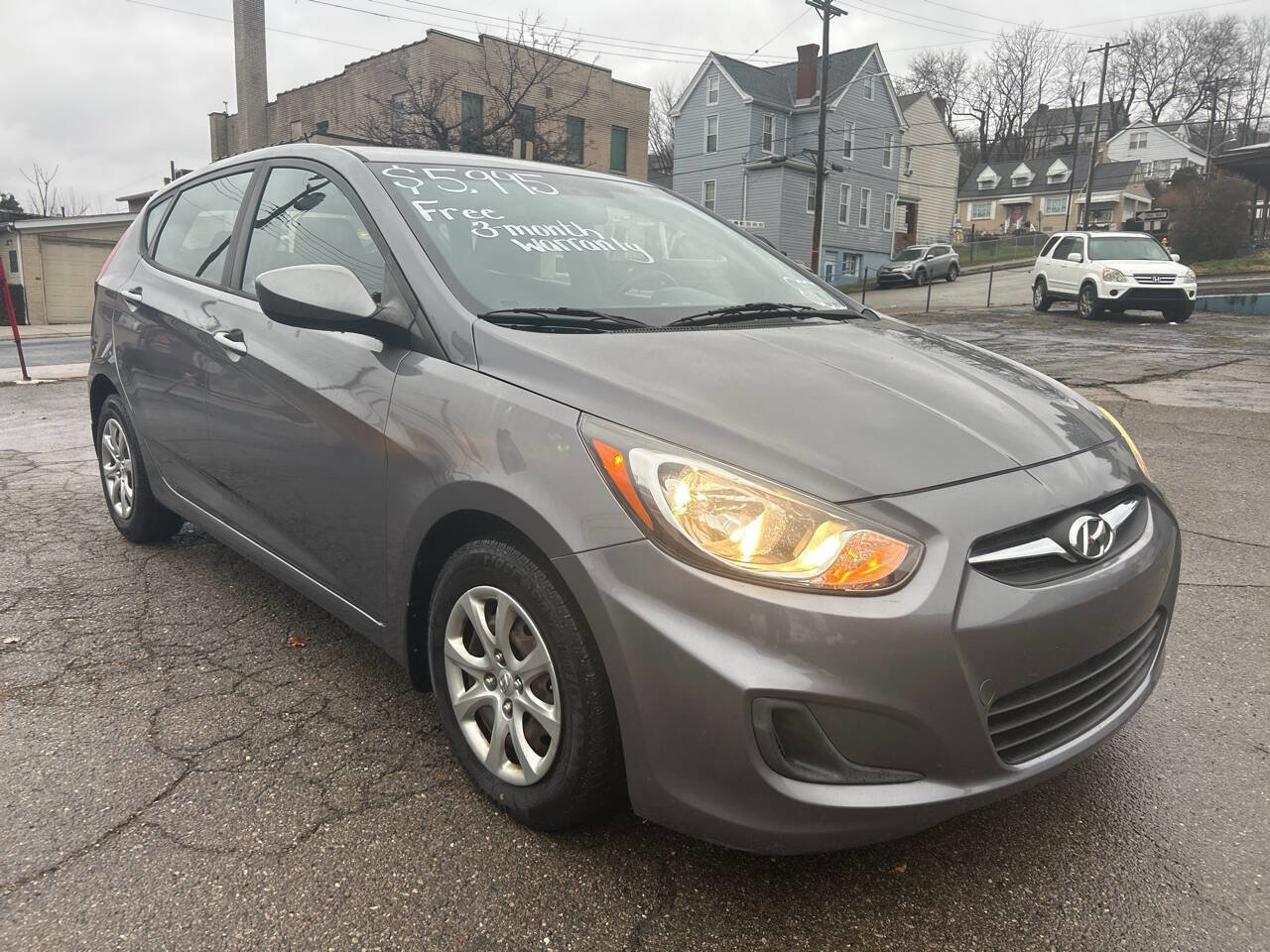 Used 2013 Hyundai Accent GS image 3