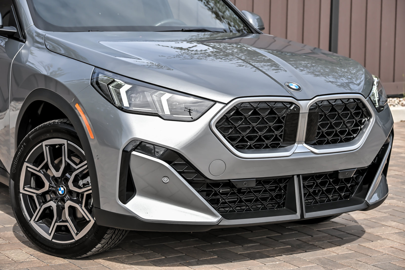 Used 2026 BMW X2 xDrive28i AWD/4WD image 2