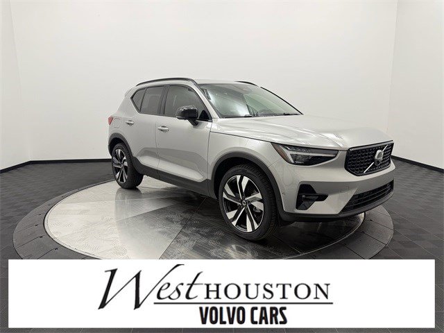 New 2025 Volvo XC40 B5 Plus w/ Protection Package Premier