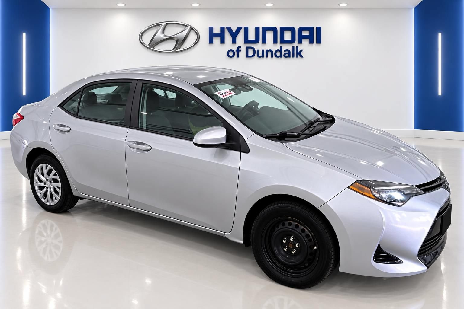 Used 2017 Toyota Corolla LE w/ Carpet Mat Package (TMS) FWD image 3