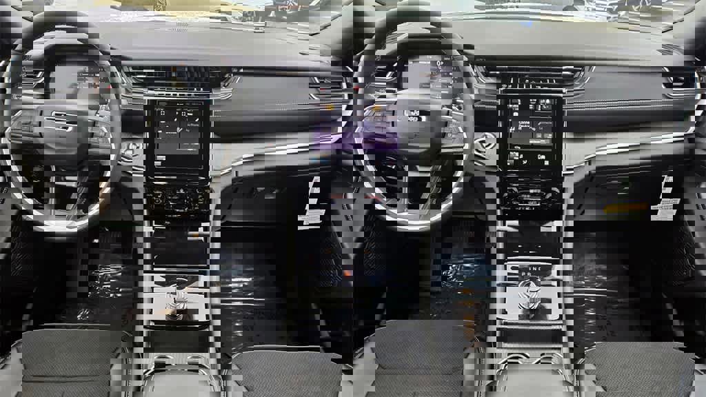 New 2025 Jeep Grand Cherokee Altitude image 9