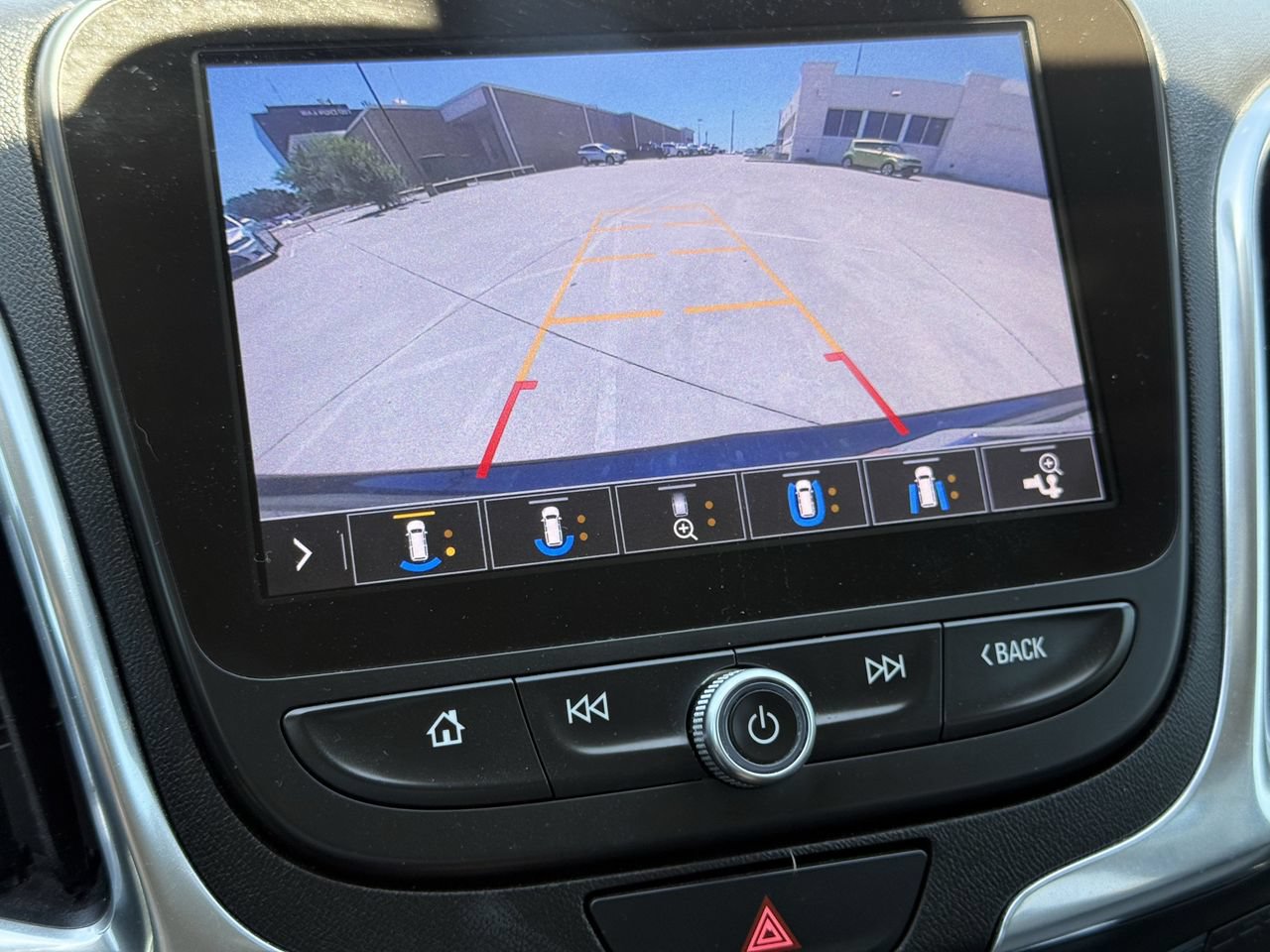 Used 2020 Chevrolet Equinox Premier FWD image 18