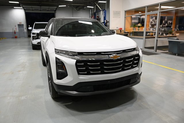 New 2026 Chevrolet Equinox LT w/ Convenience Package II image 3