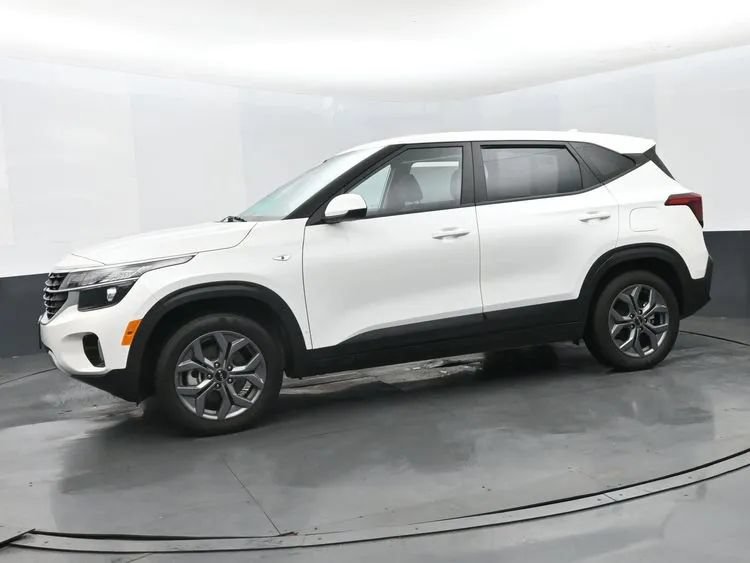 Used 2026 Kia Seltos LX AWD/4WD image 5