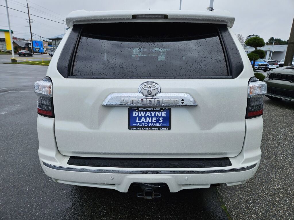 Used 2015 Toyota 4Runner Limited AWD/4WD image 4