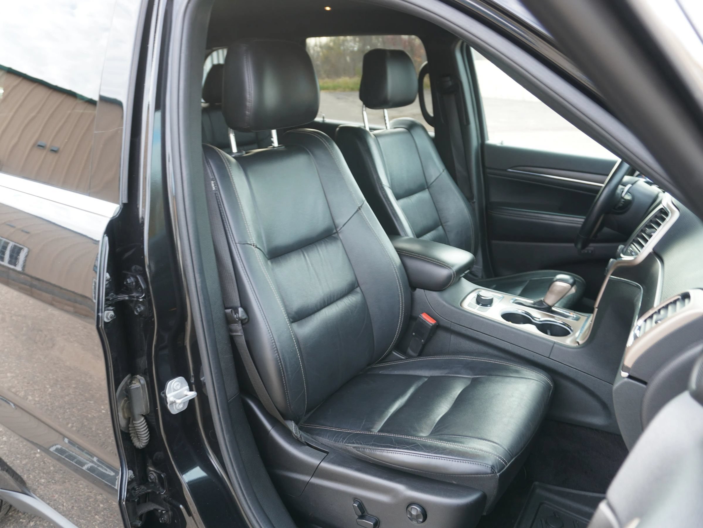 Used 2016 Jeep Grand Cherokee Limited AWD/4WD image 30
