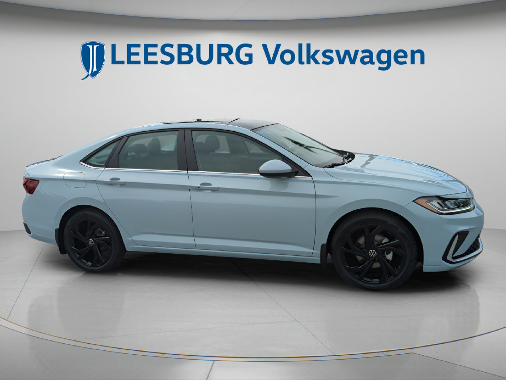 New 2026 Volkswagen Jetta SE FWD image 2