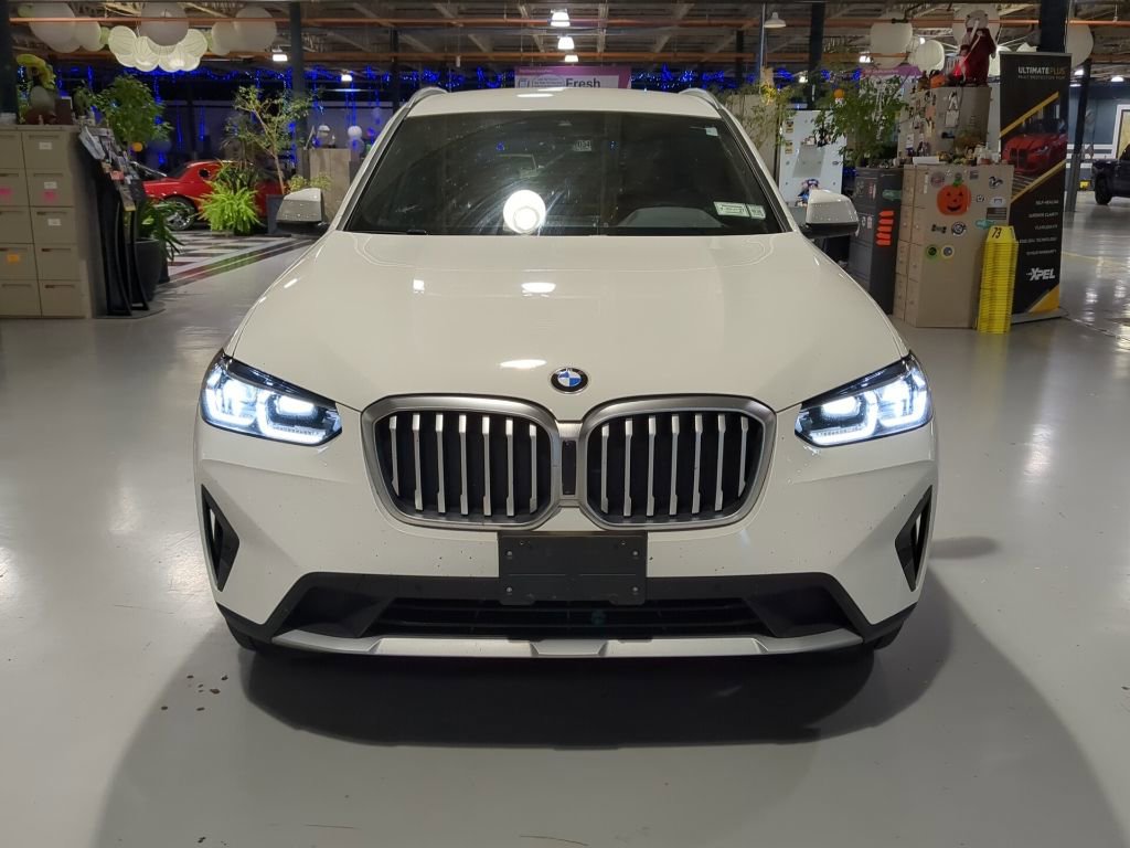 Used 2023 BMW X3 xDrive30i AWD/4WD image 3
