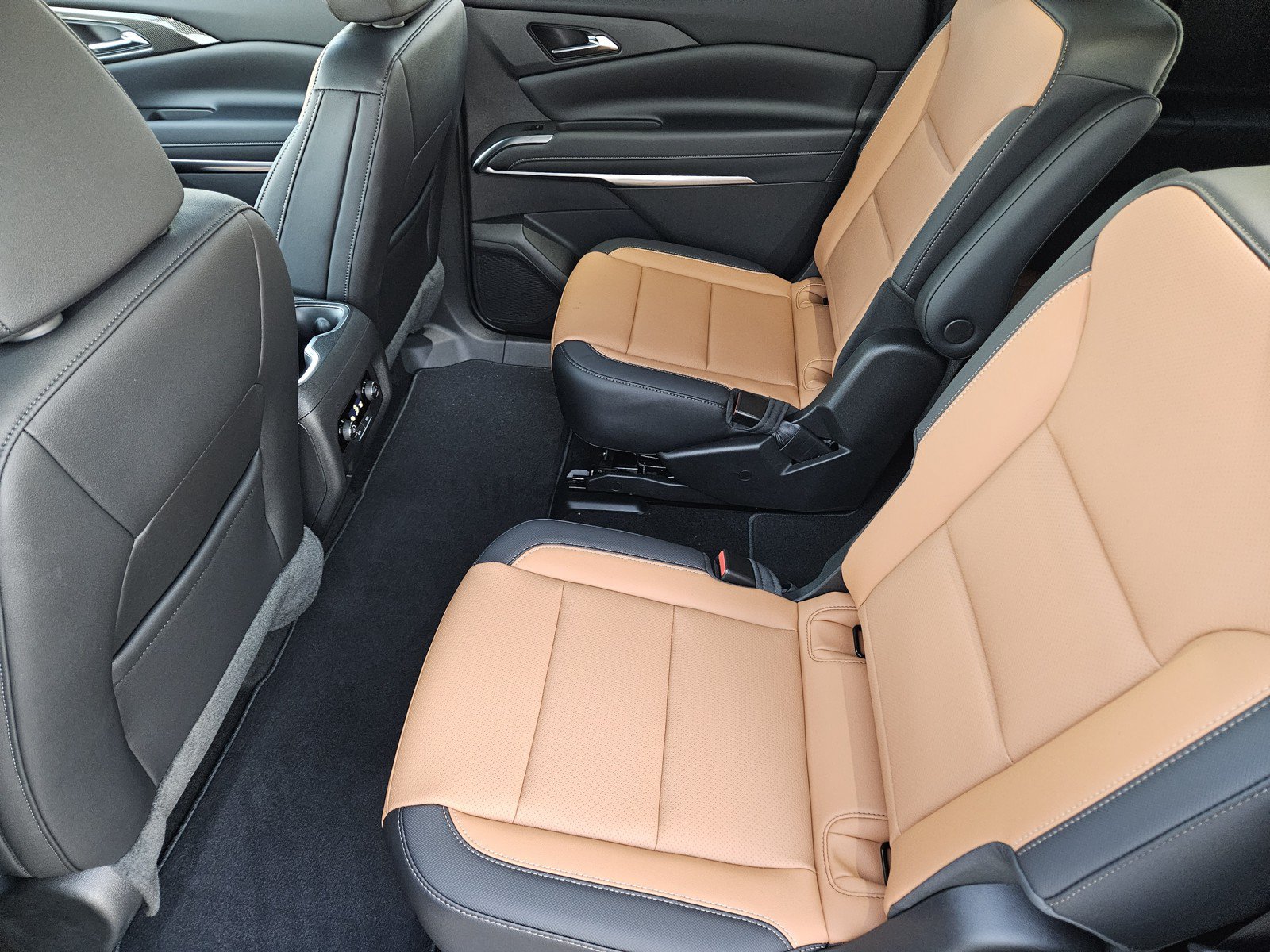 New 2027 Chevrolet Traverse Z71 w/ Driver Confidence Package AWD/4WD image 20