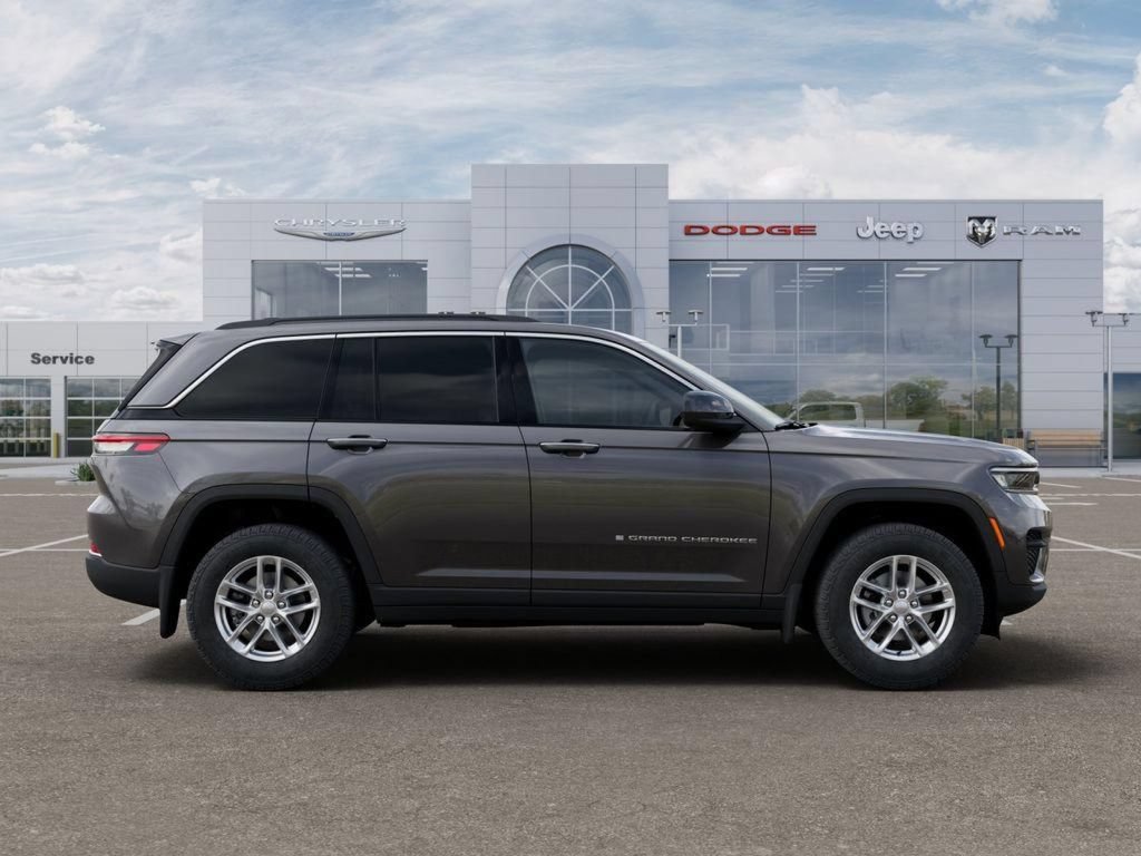 New 2025 Jeep Grand Cherokee Laredo X w/ Luxury Tech Group I AWD/4WD image 21