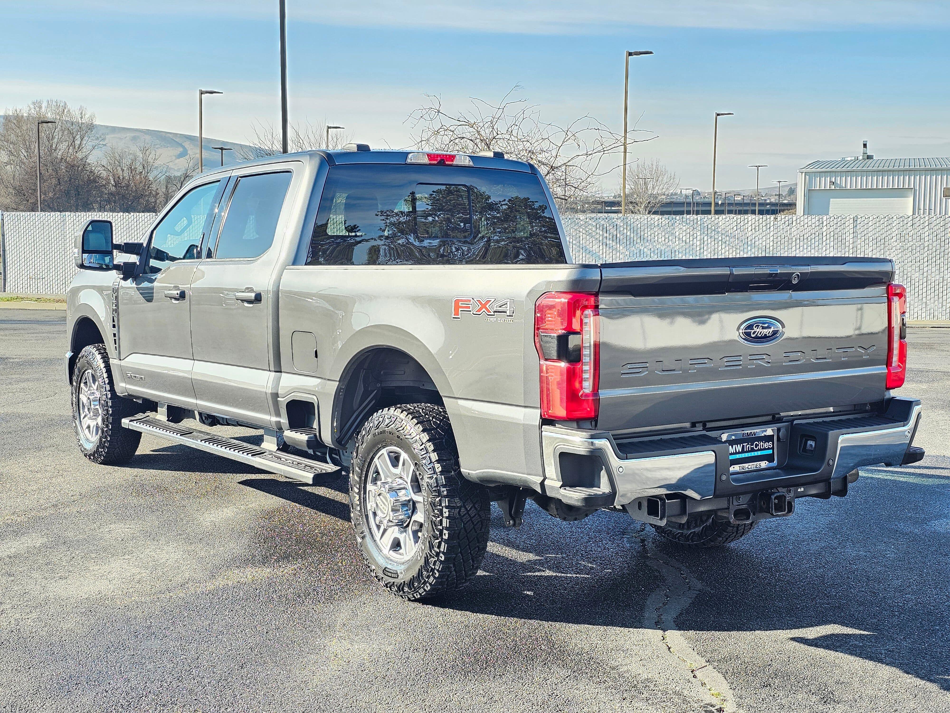 Used 2023 Ford F350 Lariat image 4