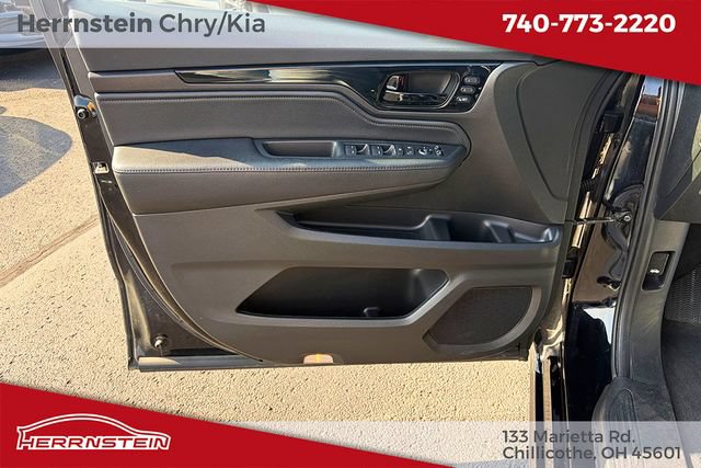 Used 2023 Honda Odyssey Elite image 14