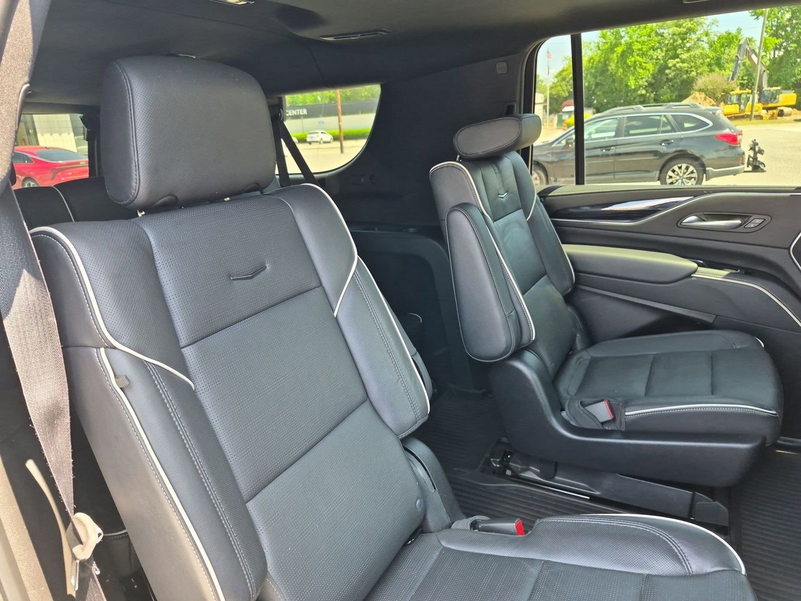 Certified 2023 Cadillac Escalade ESV Sport AWD/4WD image 28