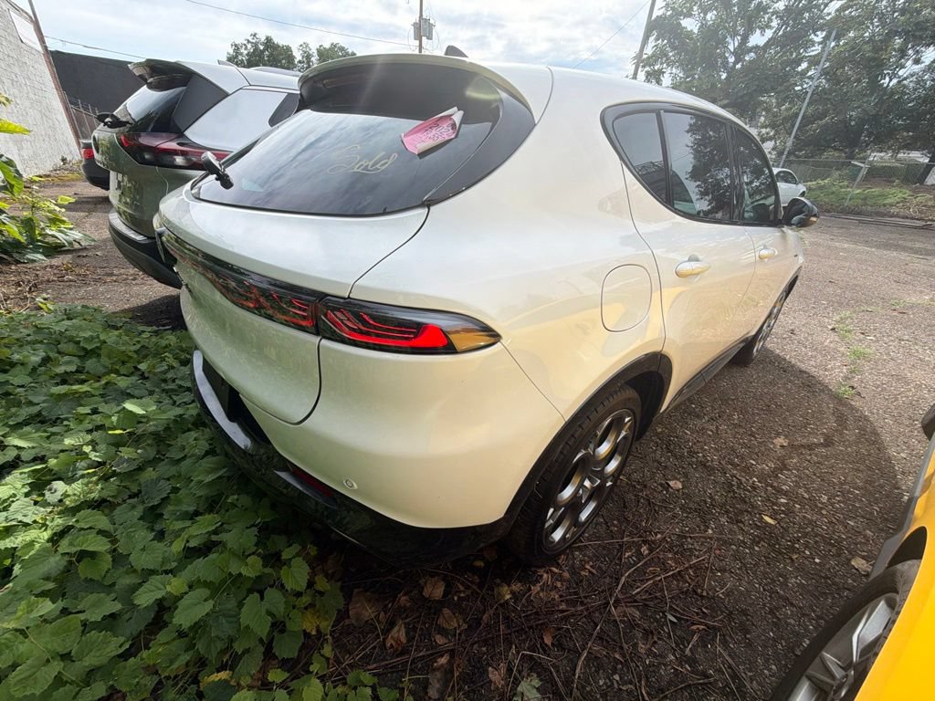 Used 2024 Alfa Romeo Tonale Veloce AWD/4WD image 6
